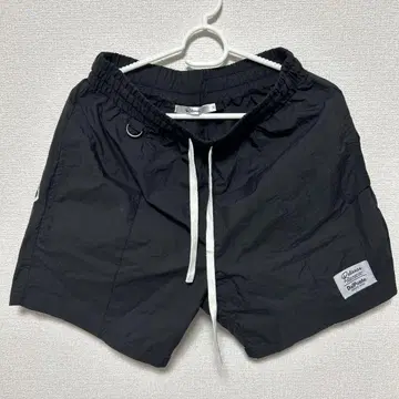블랙 릴랙스 핏 숏 팬츠