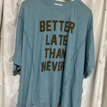 BETTER LATE THAN NEVER 반팔 티셔츠