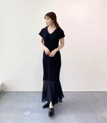 쉬폰 도킹 케이프 칼라 원피스 코코딜