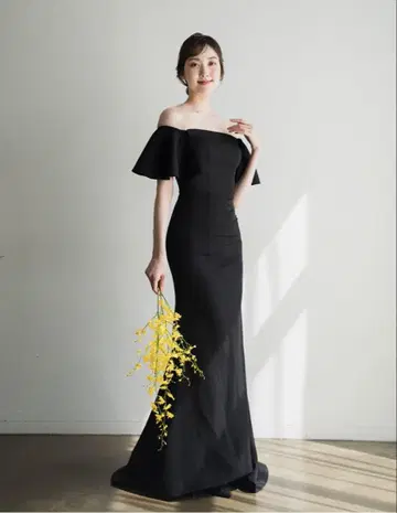 [가격 인하 협상 가능] 컬러 드레스 웨딩 드레스 사전 촬영 오프 숄더