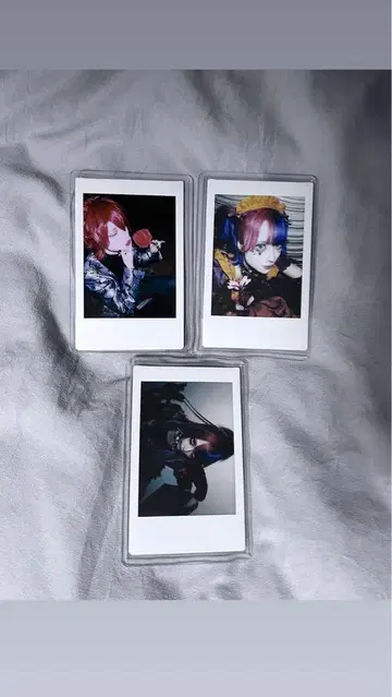 머큐로 아이사키 유리 폴라로이드
