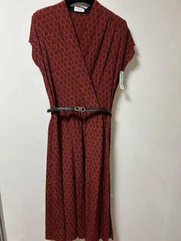 살바토레 페라가모 빨간색 랩 원피스