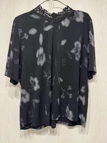 Missel 꽃무늬 레이스 옷깃 반팔 셔츠