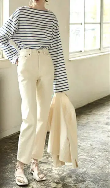 아이보리 스트레이트 데님 69cm