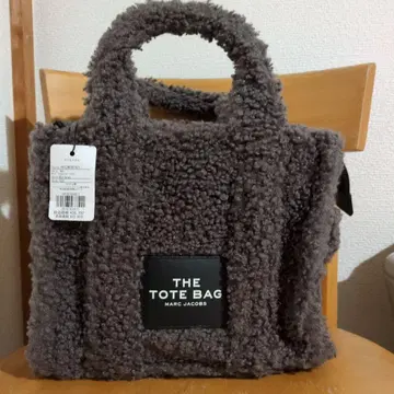 미사용 새상품 택 포함 마크제이콥스 THE TOTE BAG 그레이