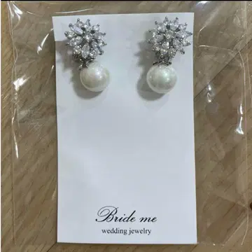 Bride me 펄 장식 크리스탈 귀찌