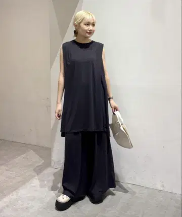 블랙 슬리브리스 셋업