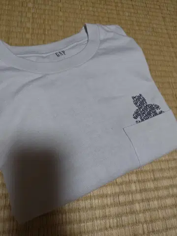 GAP 화이트 티셔츠 로고 프린트