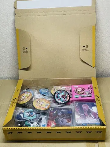 하츠네 미쿠 프로젝트 세계 캔뱃지, 아크릴 키링, 카드 묶음 판매