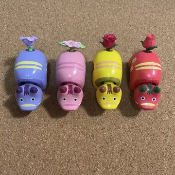 꽃 베코 나란히 있습니다.