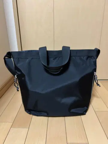 블랙 나일론 토트백