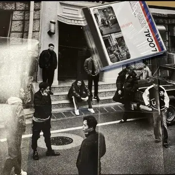 'LOCAL SERVICE' 포스터 포함 kandytown
