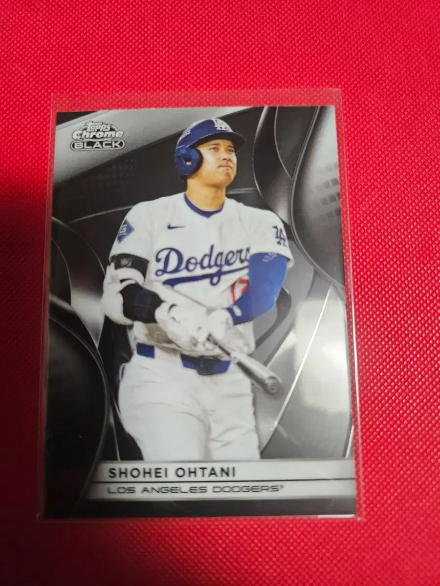 오타니 2025 Topps Chrome Black base 카드