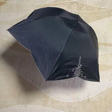 질스튜어트 접이식 양산 우천 겸용 자수 블랙