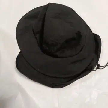카시라 VIC & CO. 블랙 아웃도어 햇