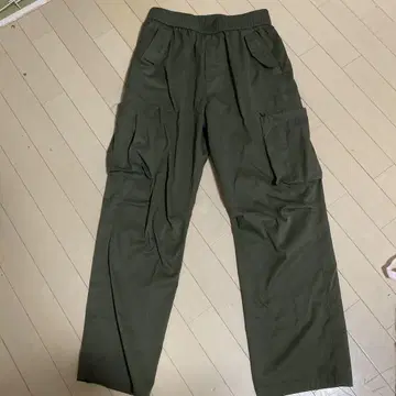 올리브색 카고 팬츠 M 사이즈