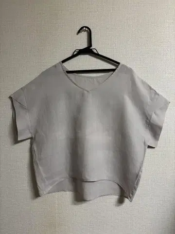un dix cors V넥 티셔츠 박스 실루엣