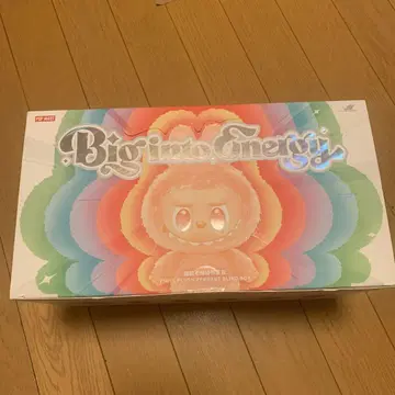 라부부 더 몬스터스 에너지에 열중!