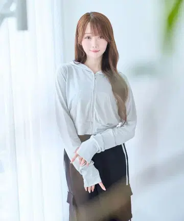 UV protection zip hoodie 로제 뮤즈 실버 새상품