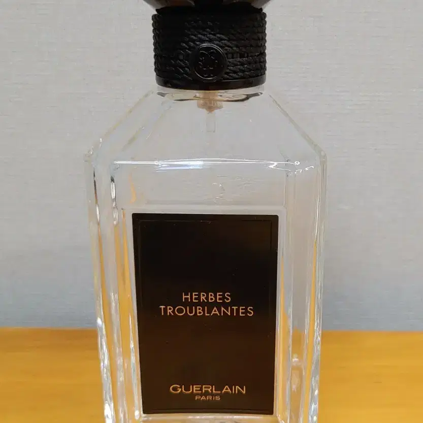 【新品】GUERLAIN HERBES TROUBLANTES 100ml GUERLAIN L'Art & La Matiere Herbes Troublantes Eau de Parfum