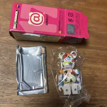 BE@RBRICK 베어브릭 시리즈 17 패턴 PATAPON 파타폰