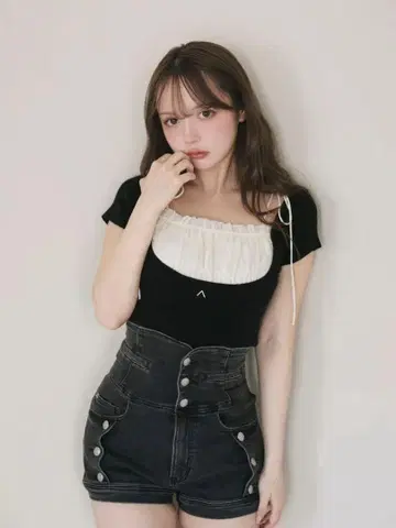 ANDMARY Mew frill tops 안드 마리