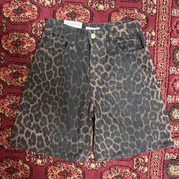 [즉시 구매 가능] H&M 레오파드 하프 팬츠 / 34 사이즈