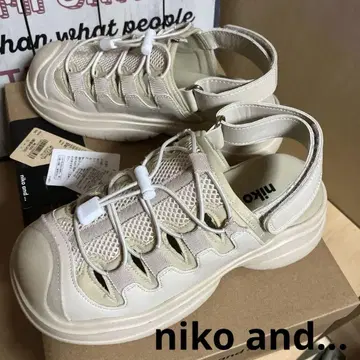 메쉬 코드 샌들 통굽 시원한 niko and... (미사용에 가까운)