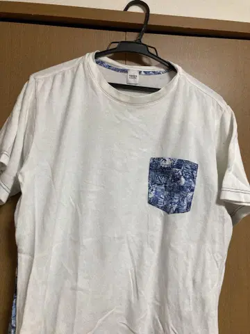 TAKEO KIKUCHI 프론트 포켓 티셔츠