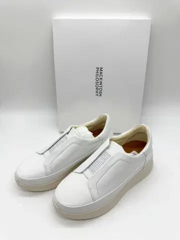 새상품 매킨토시 통굽 스니커즈 화이트 23.5cm