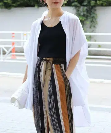 슬로브 이에나 블라우스