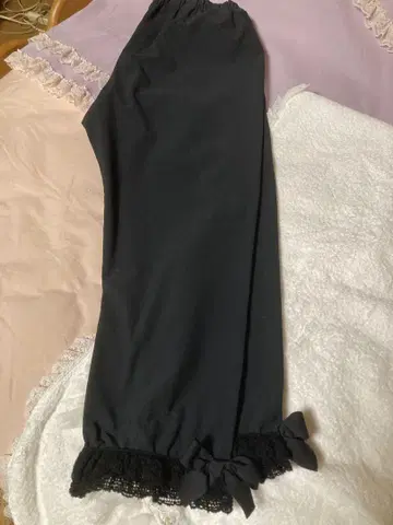 사에라풍 푸딩치페사의 블랙 레이스 리본 팬츠. 빅 사이즈 4
