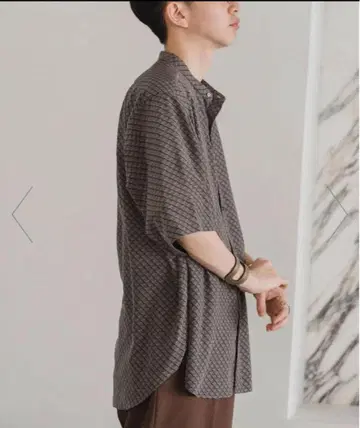 EDIFICE 패턴 데신 반팔 스탠드 카라 셔츠