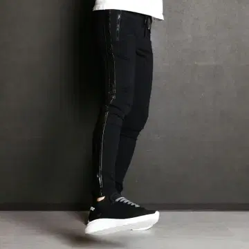 리스운드 클로징 LEATHER LINE TRUCK PT