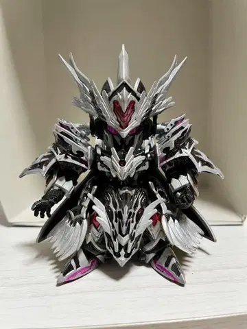 조립 및 어레인지 페인트 완료 SDW HEROS 아서 건담 Mk-III