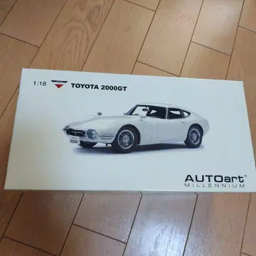 오토 아트 1/18 도요타 2000GT