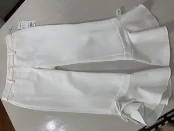 TO BE CHIC 화이트 플레어 팬츠 40 사이즈