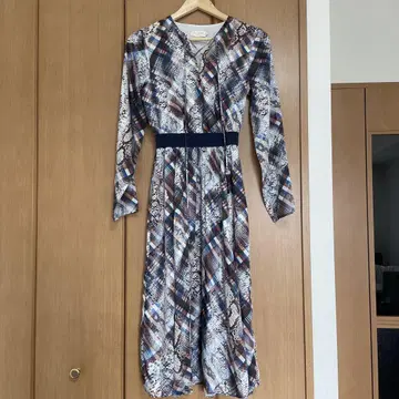 TED BAKER 긴팔 원피스 멀티 컬러