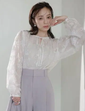 anuas 아누아스 넥 개더 오팔 블라우스