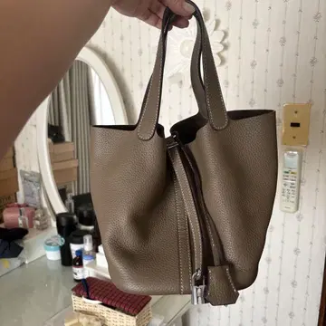 천연 가죽 큐브 백 에토프 M 사이즈