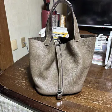 천연 가죽 큐브 백 에토프 M 사이즈