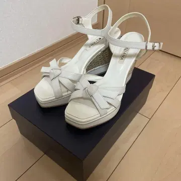 DIANA 샌들 여성용 화이트