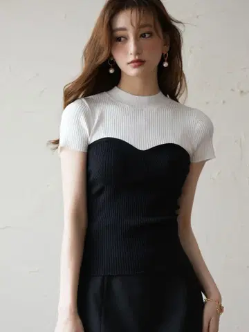 콤비네이션 반팔 상의 화이트/블랙