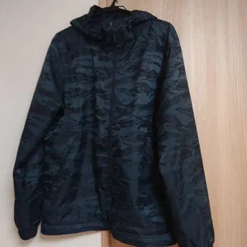 THE NORTH FACE 카모 패턴 나일론 자켓