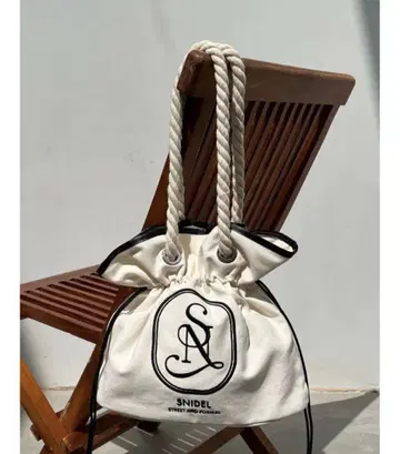 가격 대폭 인하, 택 포함 새상품 snidel 로프 토트백