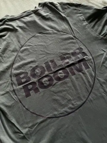 2025 빔즈 완판템 Boiler Room 로고 티셔츠