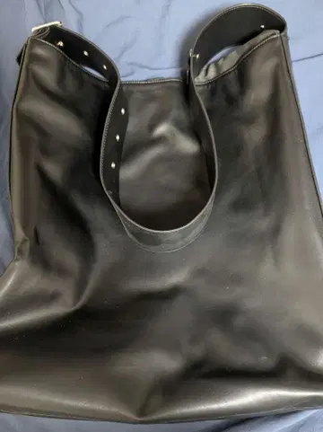 메탈릭 벨트 빅 토트 백