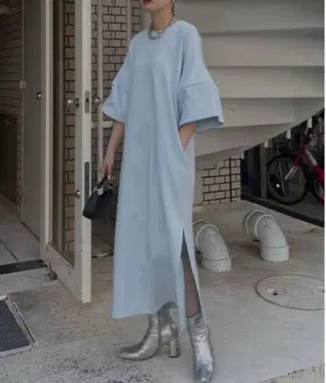 아메리 오토나 타워 슬리브 롱 톱
