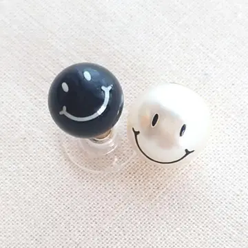 그로세 그라세 스마일리 귀걸이