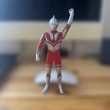 울트라맨 피규어 빨간색 은색 약 15cm